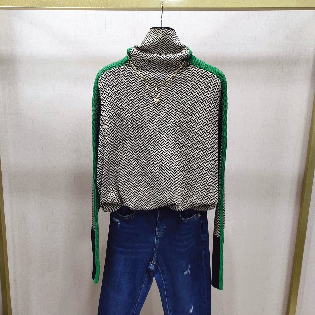 Jennie - Turtleneck Sweater