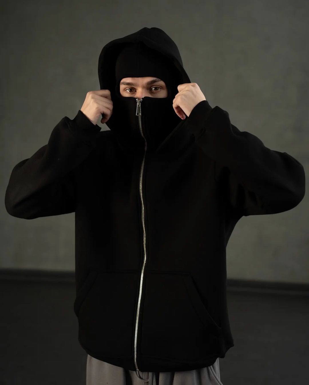 Flick™ | Sleek Full-Cover Hoodie