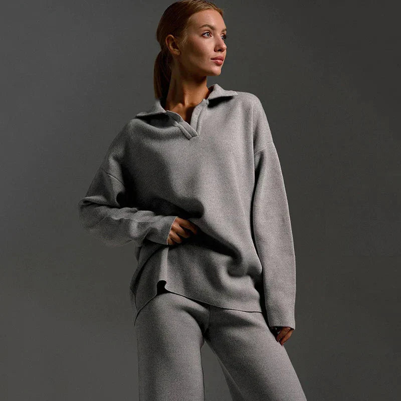 Faye™-tracksuit-for-all-day-comfort