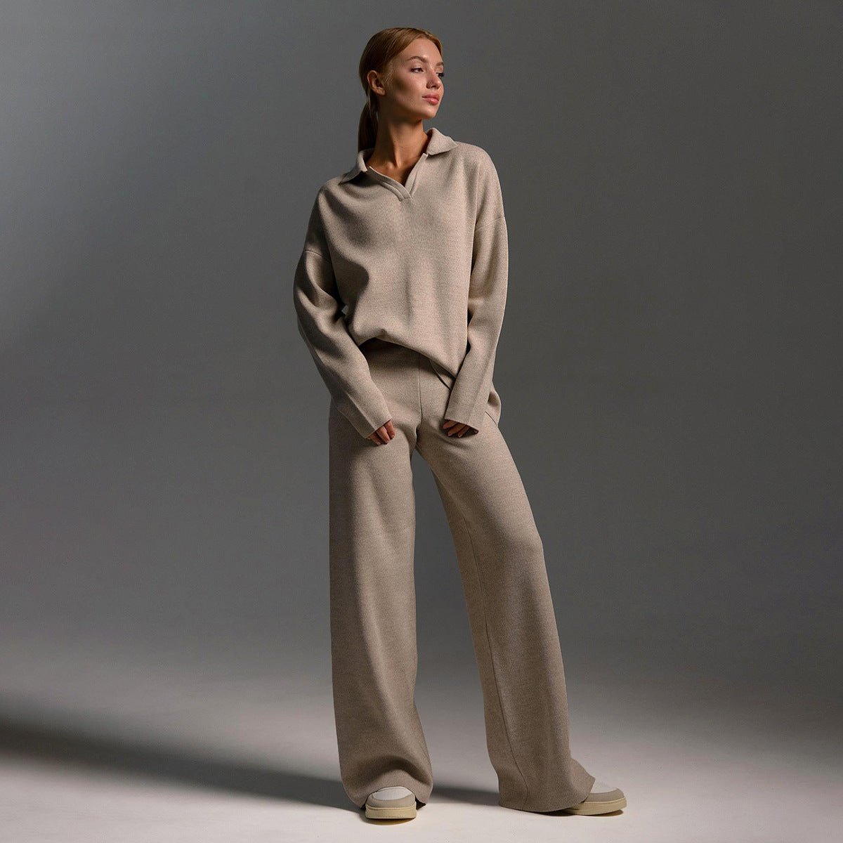 Faye™-tracksuit-for-all-day-comfort